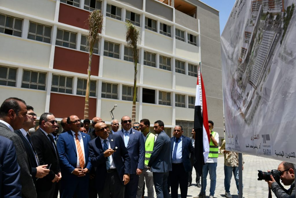 وزير التعليم العالي ورئيس جامعة العاصمة يفتتحان مشروع تطوير كلية الهندسة بحلوان