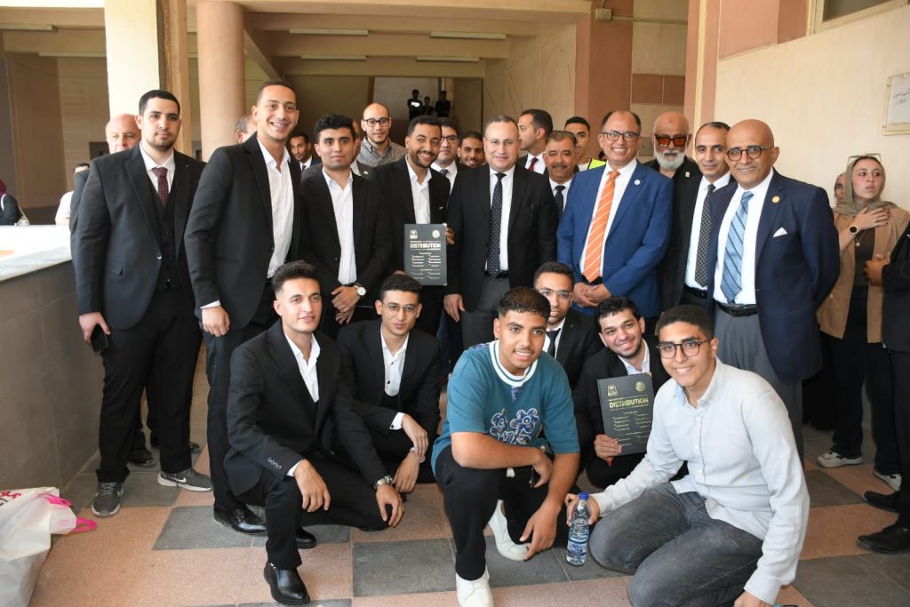 وزير التعليم العالي ورئيس جامعة العاصمة يفتتحان مشروع تطوير كلية الهندسة بحلوان