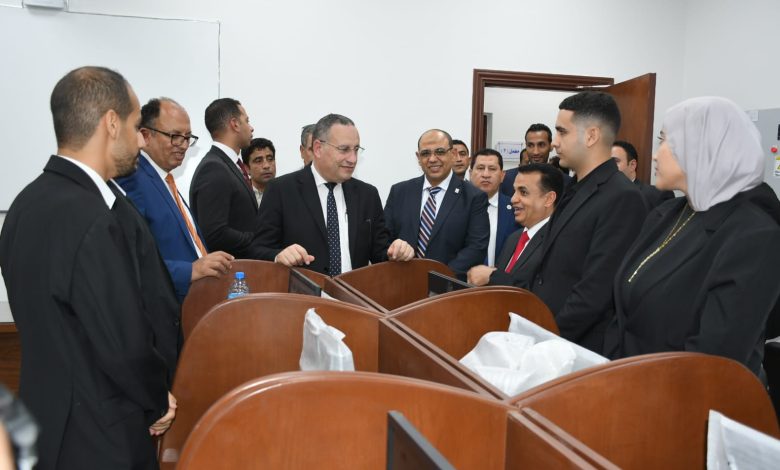وزير التعليم العالي ورئيس جامعة العاصمة يفتتحان المعمل المركزي المطور