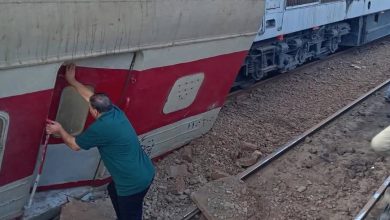 صورة خروج عربة من قطار (دمنهور – طنطا)عن القضبان بمحطة “محلة روح”