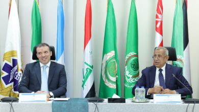 صورة رئيسا “الإسعاف” و”الأكاديمية العربية” يكرمان الفريق الاستشاري لمشروع «اللانش المائي»