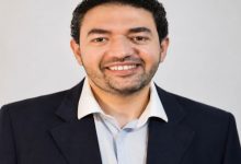 صورة عالم مصري بأمريكا يفوز بجائزة “FY26 Special Act Award”