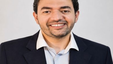 صورة عالم مصري بأمريكا يفوز بجائزة “FY26 Special Act Award”