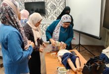 صورة رفع كفاءة أطباء الأسنان وفنيي الصيانة