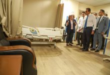 صورة وزير الصحة يوجه بتحسين خدمات المرضى داخل مستشفى دار الشفاء