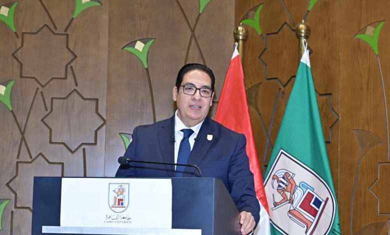 الدكتور محمد سامي عبدالصادق رئيس جامعة القاهرة