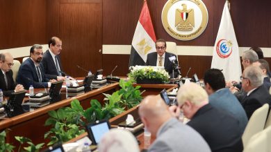 صورة وزير الصحة يشهد القرعة العلنية لاختيار أعضاء البعثة الطبية المصرية لحج 2027