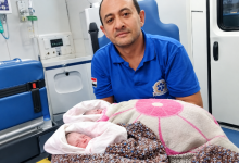 صورة ولادة توأم داخل سيارة إسعاف في إمبابة