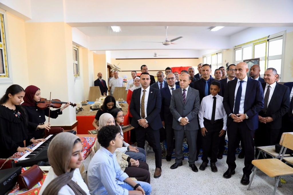 وزير التعليم ومحافظ الغربية يفتتحان مدرسة "شوني" بطنطا