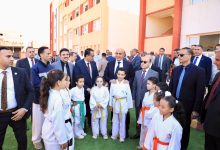 صورة وزير التعليم ومحافظ الغربية يفتتحان مدرسة “شوني” بطنطا