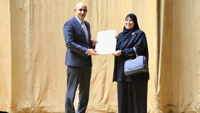 صورة بعد رحلة عطاء استمرت 31 عاما ..تكريم مديرة مدرسة المحلة الكبرى الثانوية بنات