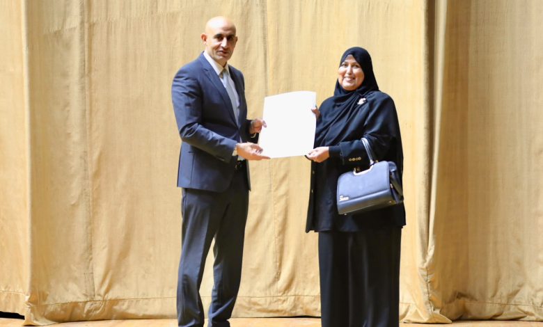 أمل فاروق مديرة مدرسة المحلة الكبرى الثانوية بنات