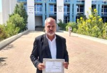 صورة بعد تكريمه من وزير التعليم.. مدير مدرسة بالشرقية يتبرع بالمكافأة لإصلاح ماكينة التصوير