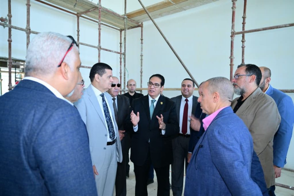 جولة تفقدية للدكتور محمد سامي عبد الصادق رئيس جامعة القاهرة بمقر جامعة القاهرة الأهلية والفرع الدولى