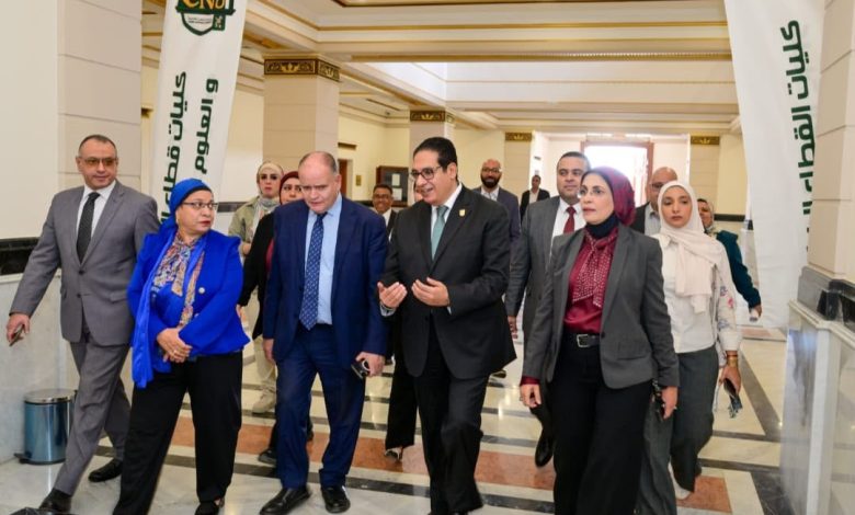 جولة تفقدية للدكتور محمد سامي عبد الصادق رئيس جامعة القاهرة بمقر جامعة القاهرة الأهلية والفرع الدولى