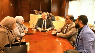 صورة تعاون مرتقب بين هيئة المستشفيات التعليمية وشعبة محرري الصحة